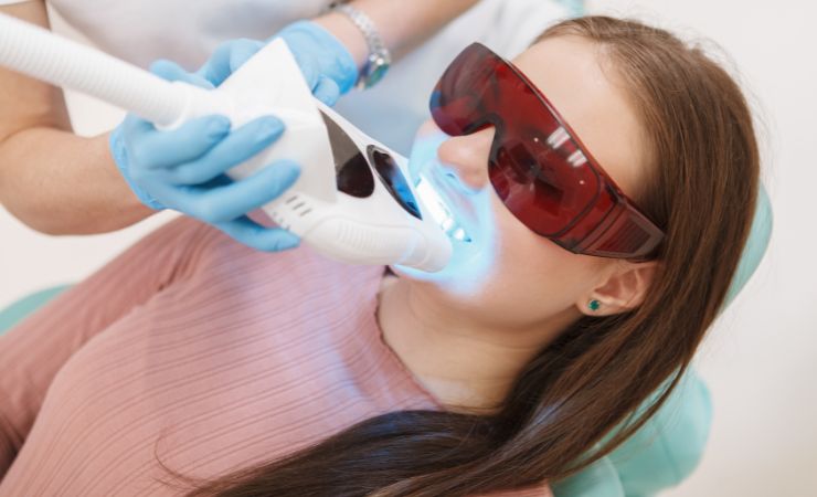 How To Whiten Teeth: Tips For a Brighter Smile